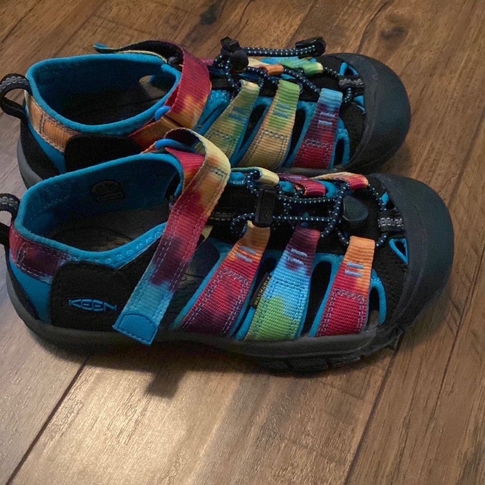 Keen Big Kid 2. Newport Sandal. Size 2